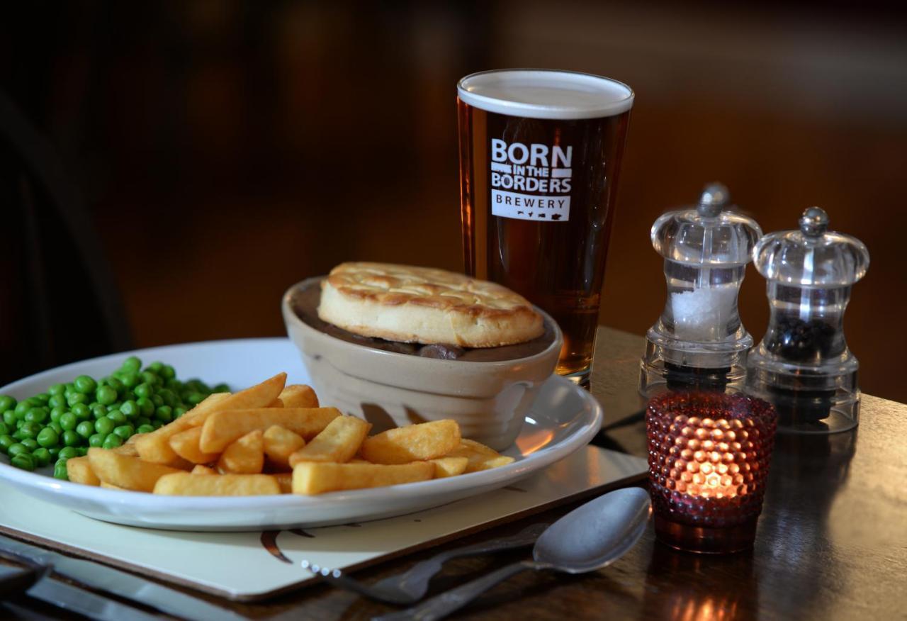 Chirnside The Waterloo Arms Hotel מראה חיצוני תמונה